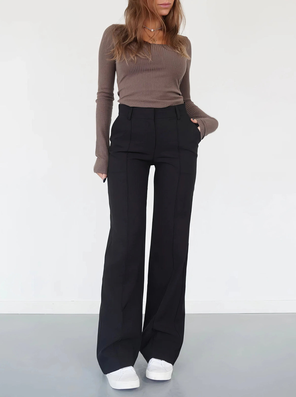 Camille – Pantalon Flare, taille haute et coupe Elégante