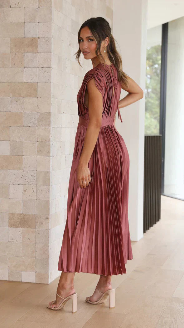 Kendel - Robe Longue Plissée Élégante en Satin