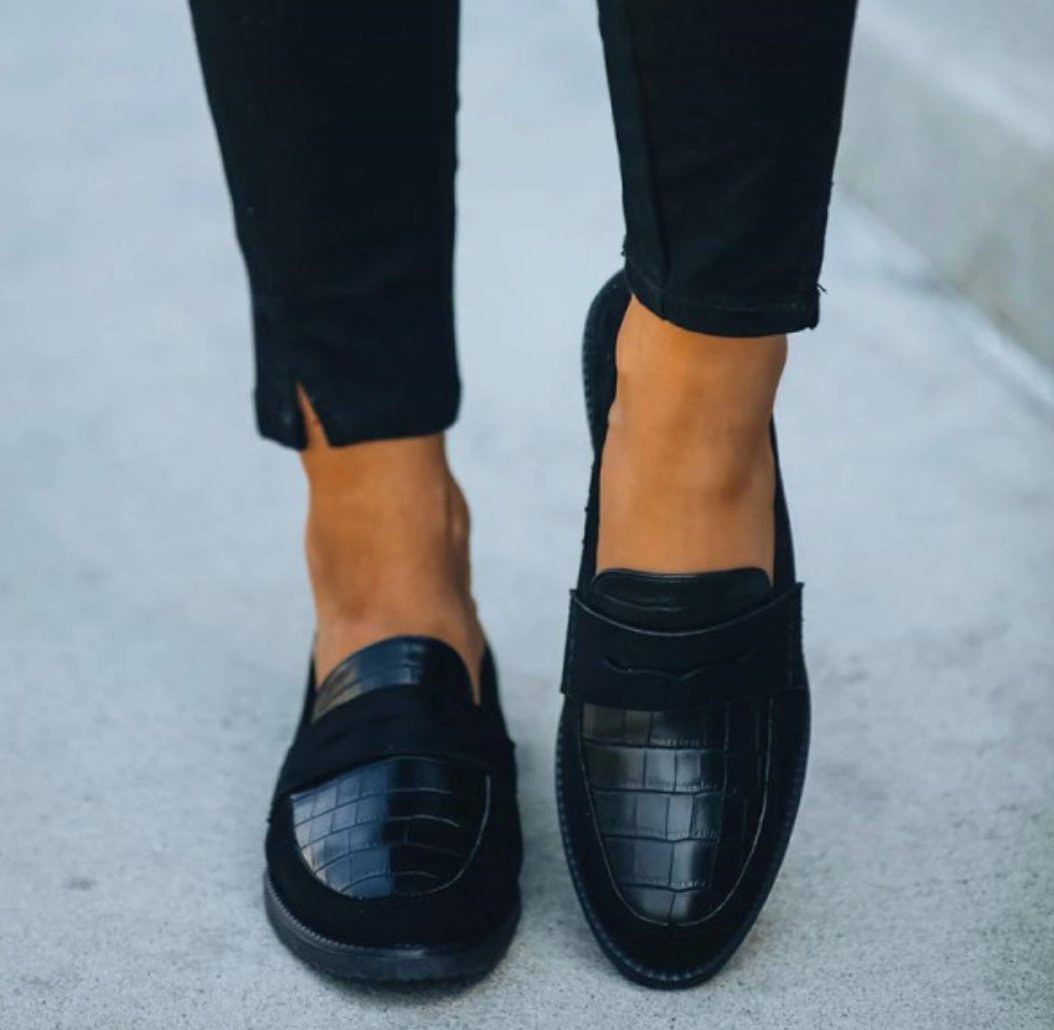 Amélie – Mocassins Elégants à effet Croco et finition Raffinée