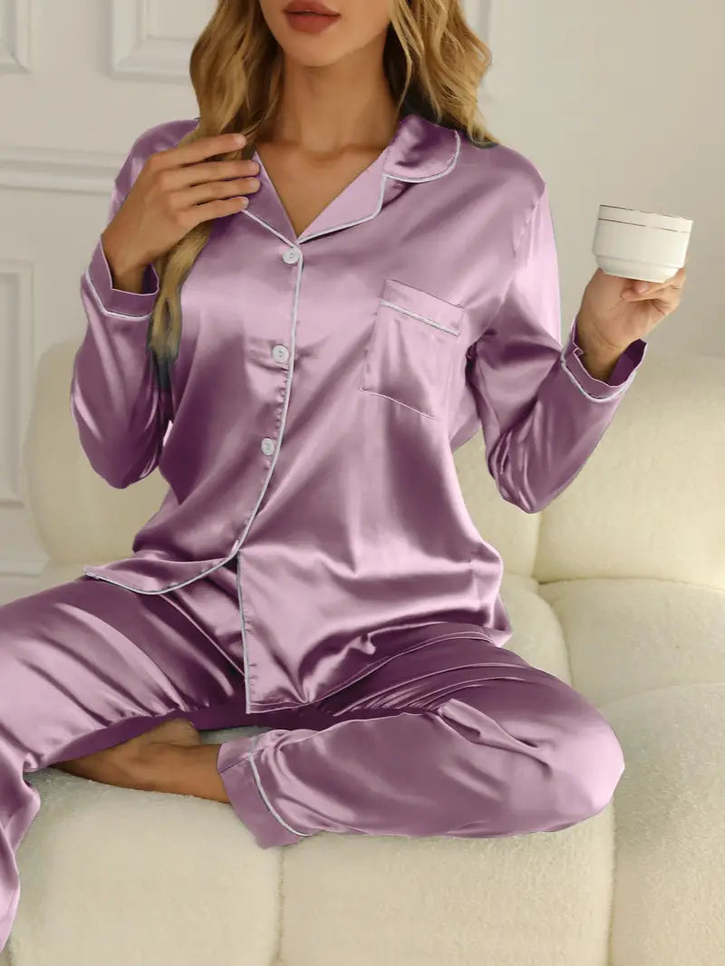 Clara - Pyjama Satiné avec Boutons et Piping Contrasté pour Femme