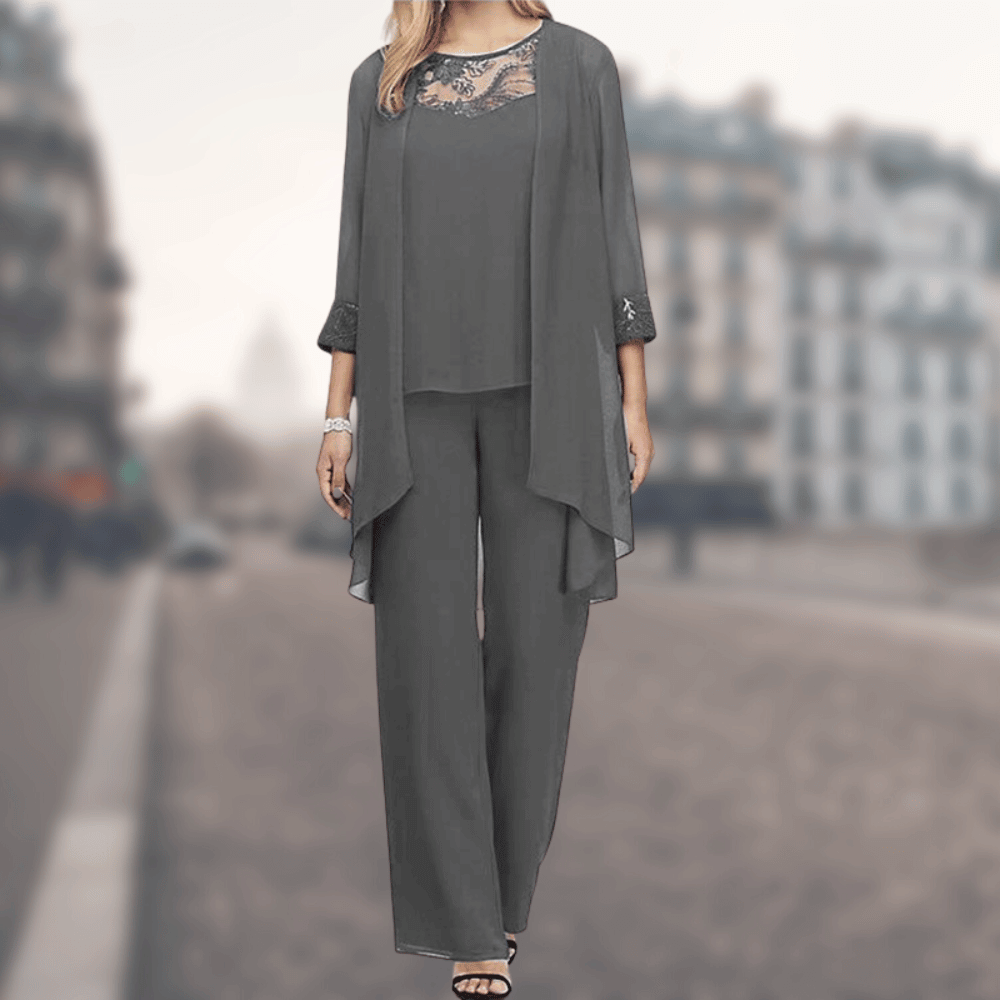 Isabelle – Ensemble pantalon chic, fluide et élégant avec dentelle