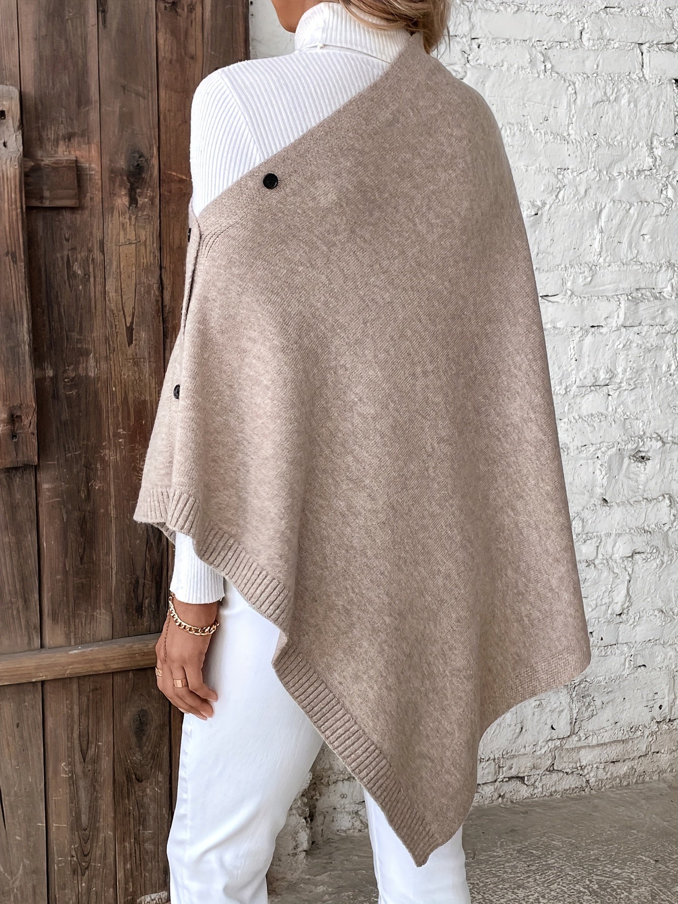 Octavia - Poncho en Tricot Boutonné pour Femme