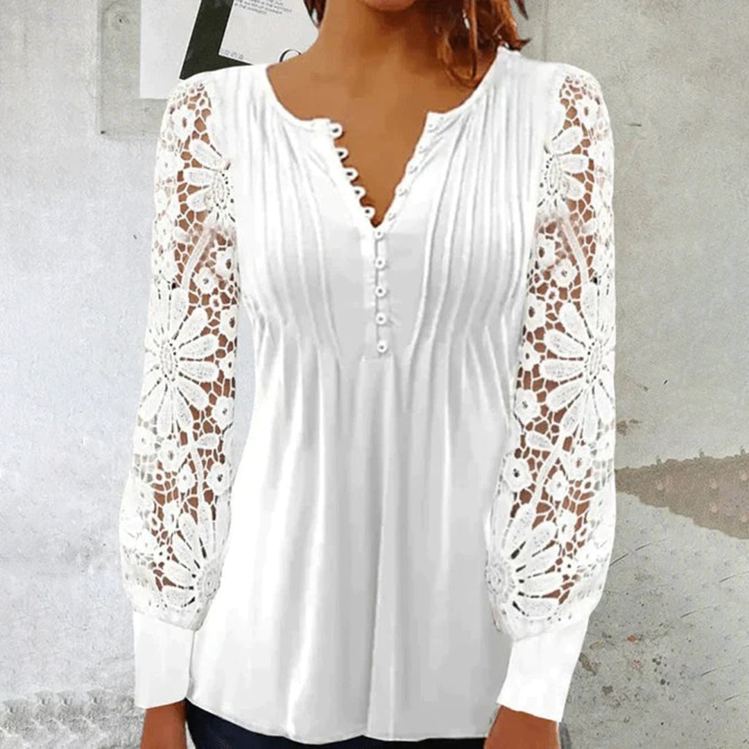 Camila – Blouse bohème avec manches en dentelle et boutons décoratifs