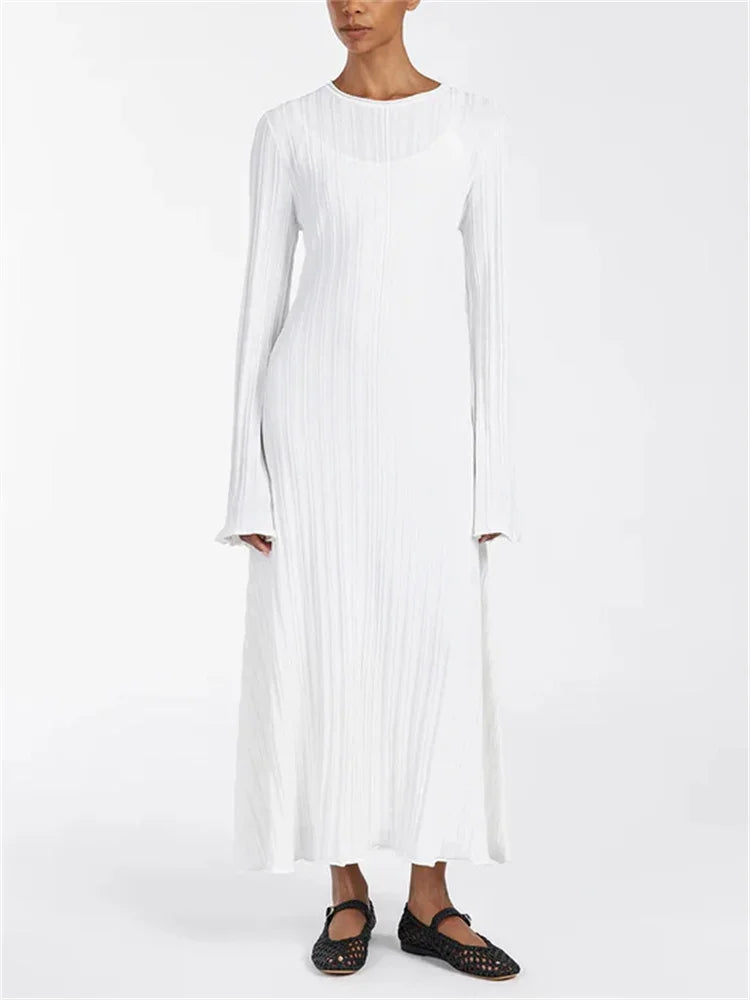 Isabelle - Robe maxi minimaliste avec col haut et manches évasées pour femme