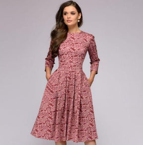 Kate – Robe Fleurie Élégante à Manches Longues et Taille Cintrée